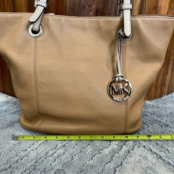 Michael Kors Jet Set Travel Leather Tote Shoulder Bag Purse Tan Camel Handbag - Picture 2 of 16